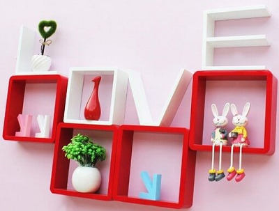 Kệ trang trà treo tưá»ng mầu đỠkết hợp love mà u trắng