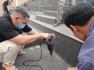 Khoan lỗ vit bắt ghế kotobiuki
