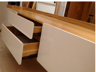 KỆ TIVI GỖ CÔNG NGHIỆP MDF PHỦ MELAMINE MÀU SỒI VÀ TRẮNG