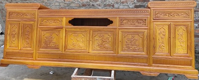 Kệ tivi gỗ gõ đỠcham khắc tùng trúc cúc mai bốn mùa