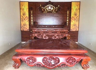 Sập gỗ gụ ba bông Cổ liền yếm liền Hàng tam diện, cổ liền rộng 1m8 dài 2m2