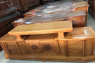 Kệ tivi gỗ gõ đỠcạnh vát 24mm