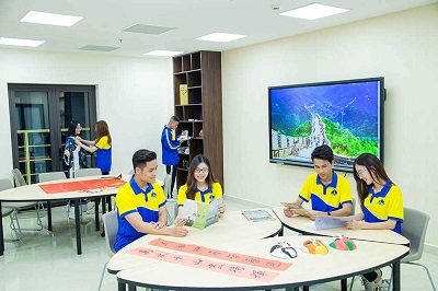 Bàn thư viện trường đại học hạ long