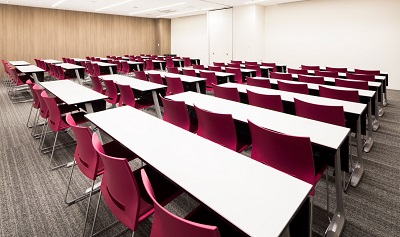 Ghế xếp trường học Kotobuki Sea lưng nhựa đúc FC-304 ứng dụng trong lớp học