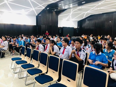 Bà n kotobuki sea SDA-612L và ghế FCA-7983M tại Công Ty TNHH MTV Phát Triển Công Viên Phần Má»m Quang Trung
