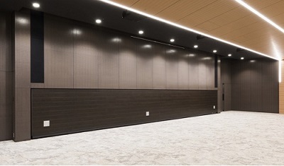 Bục sân khấu Kotobuki có thể thao tác gấp gọn điều khiển bằng động cơ