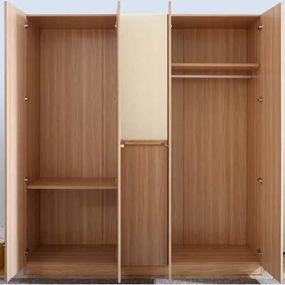 Buồng bên trong tủ quần áo 5 cánh