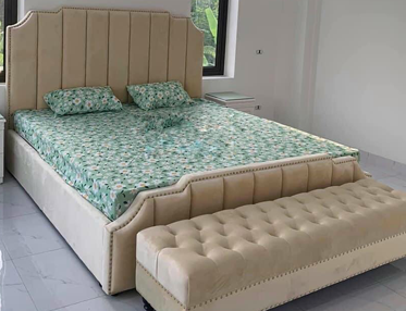 Giường bọc nỉ mầu be