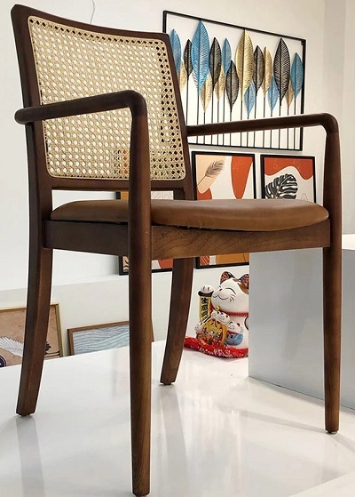 Ảnh thực tế ghế ăn gỗ lưng tựa đan mây mắt cáo GCL29