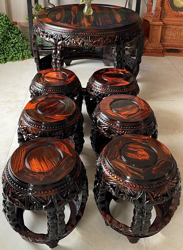 Bộ bàn phòng khách hình chạm trúc đẹp BTG11