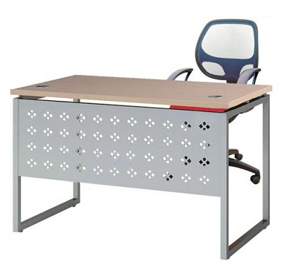 Bàn văn phòng khung sắt vuông sơn tĩnh điện BHV76 khung thép vuông sơn tĩnh điện mặt gỗ Melamine. Bàn sử dụng yếm tôn hoặc yếm gỗ thiết kế hiện đại HR120SC2Y1 HR120C2Y1