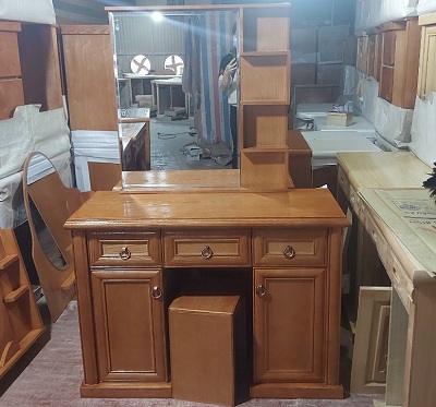Bàn phấn gỗ xoan đào dáng gương liền kệ BP77