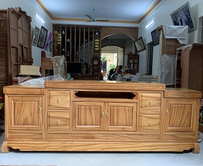 Kệ để tivi gỗ gõ đỏ mõ lồi 2m4 KVN19 kích thước Dài 200, 220, 240 x Cao 75 x Sâu 40cm chất liệu Gõ đỏ có 4 ngăn kéo, 3 khoang cánh mở