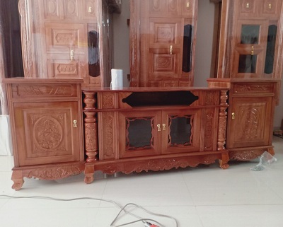 Kệ tivi gỗ verner xoan đào KVN02