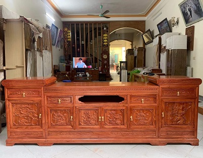 Kệ tivi gỗ hương đá mõ lõm kích thước 240cm