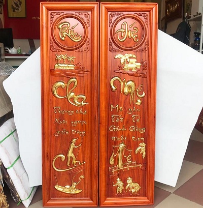 Tranh gỗ hương đỏ cha mẹ chữ phúc đức TCM04 đôi câu đối Thương cha xuôi ngược giữa dòng, Mẹ yêu vất vả gánh gồng nuôi con công ơn trời biển cha mẹ