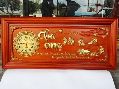 Tranh gỗ đồng hồ thư pháp chữ cha mẹ TRG55 nỗi vất vả của cha mẹ