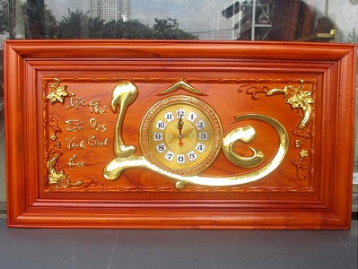Tranh gỗ đồng hồ chữ lộc thư pháp dát vàng TRG17