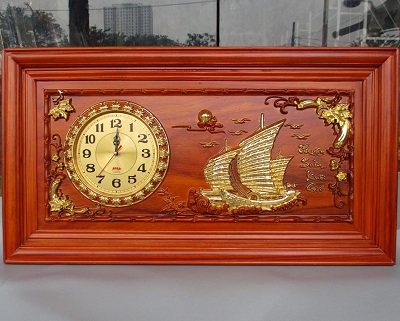 Tranh gỗ đồng hồ thuận buồm xuôi gió dát vàng TRG14 hình thuyền buồm