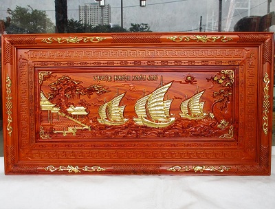 Tranh gỗ hương thuận buồm xuôi gió dát vàng TTB01