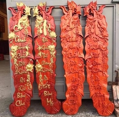 Chạm khắc cha mẹ hình lá chuối