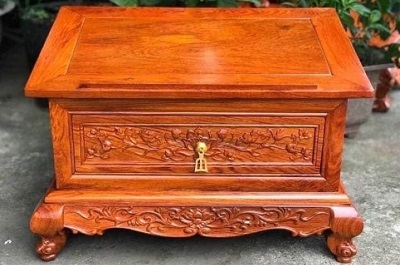 Bàn tụng kinh gỗ hương đá rộng 37 dài 47 cm BTK01