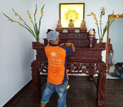 Bàn thờ gỗ Gụ chạm khắc hoa văn đẹp 1530mm BTD10 hiện đại