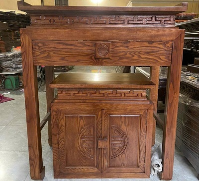 Bàn thờ gỗ sồi nga 107cm chân đứng BTD25 kết hợp cùng tủ thờ nhỏ