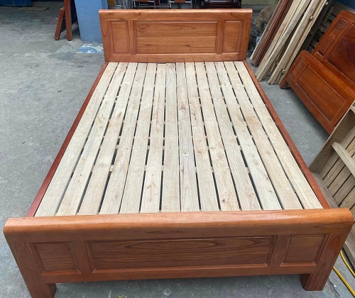 Giường ngủ gỗ xoan ta 120cm GN69 thiết kế đơn giản sơn PU