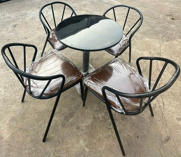 Bộ bàn ghế cafe bàn tròn ghế bọc giả da BCF10