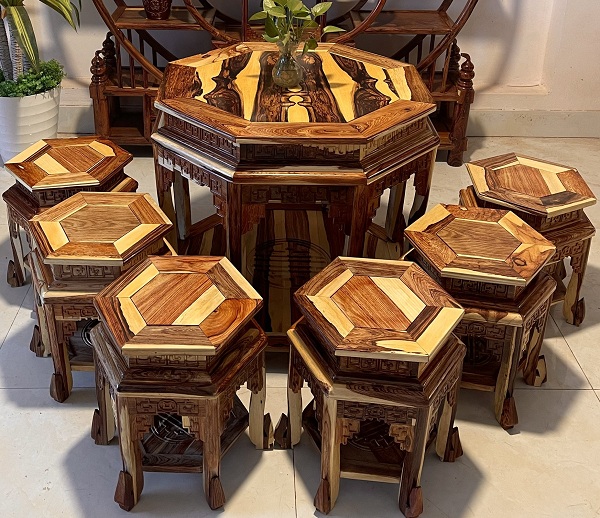 Bộ bàn ghế lục lăng gỗ cẩm chạm hoa văn tinh xảo BTG10
