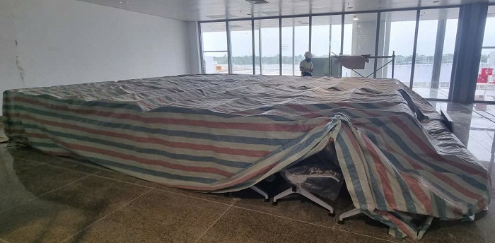 Che chắn bạt chờ nghiệm thu ghế tại sân bay nội bài khu TT2