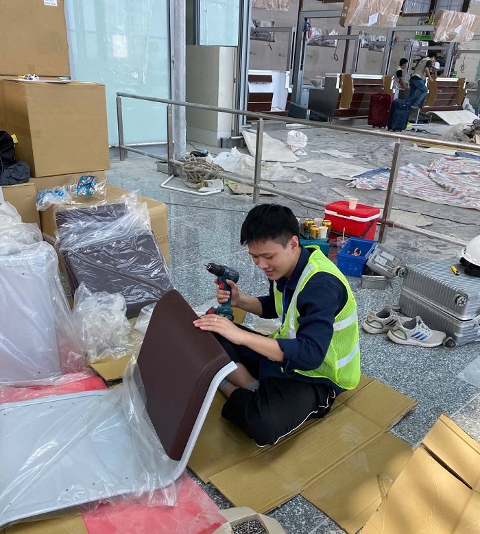 Lắp đặt ghế tại sân bay nội bài khu TT2